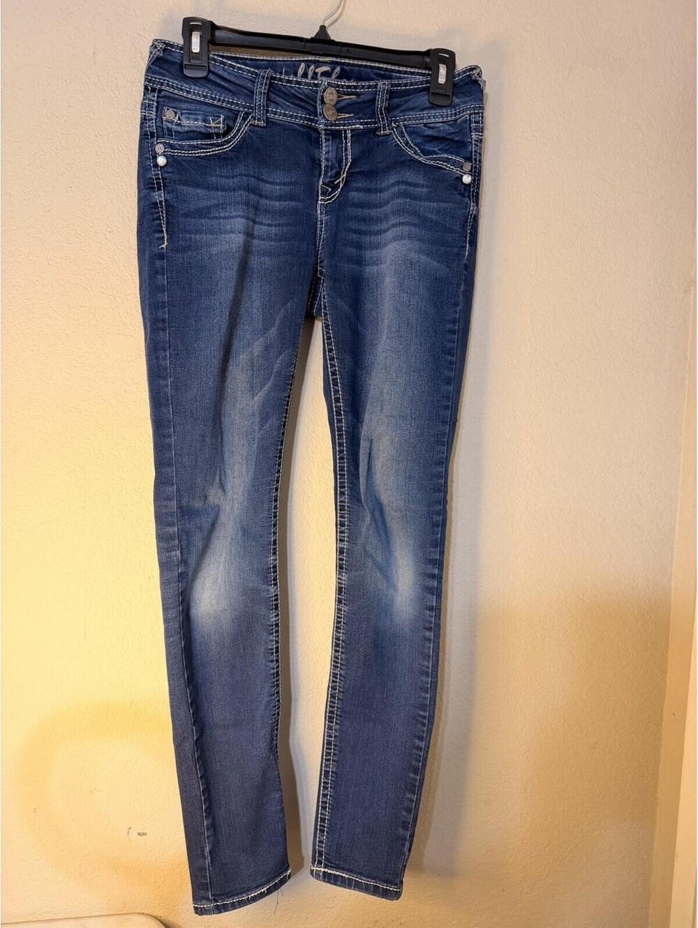 WallFlower Jeans Women's Skinny Blue Denim Stretch Pockets. Size 3.